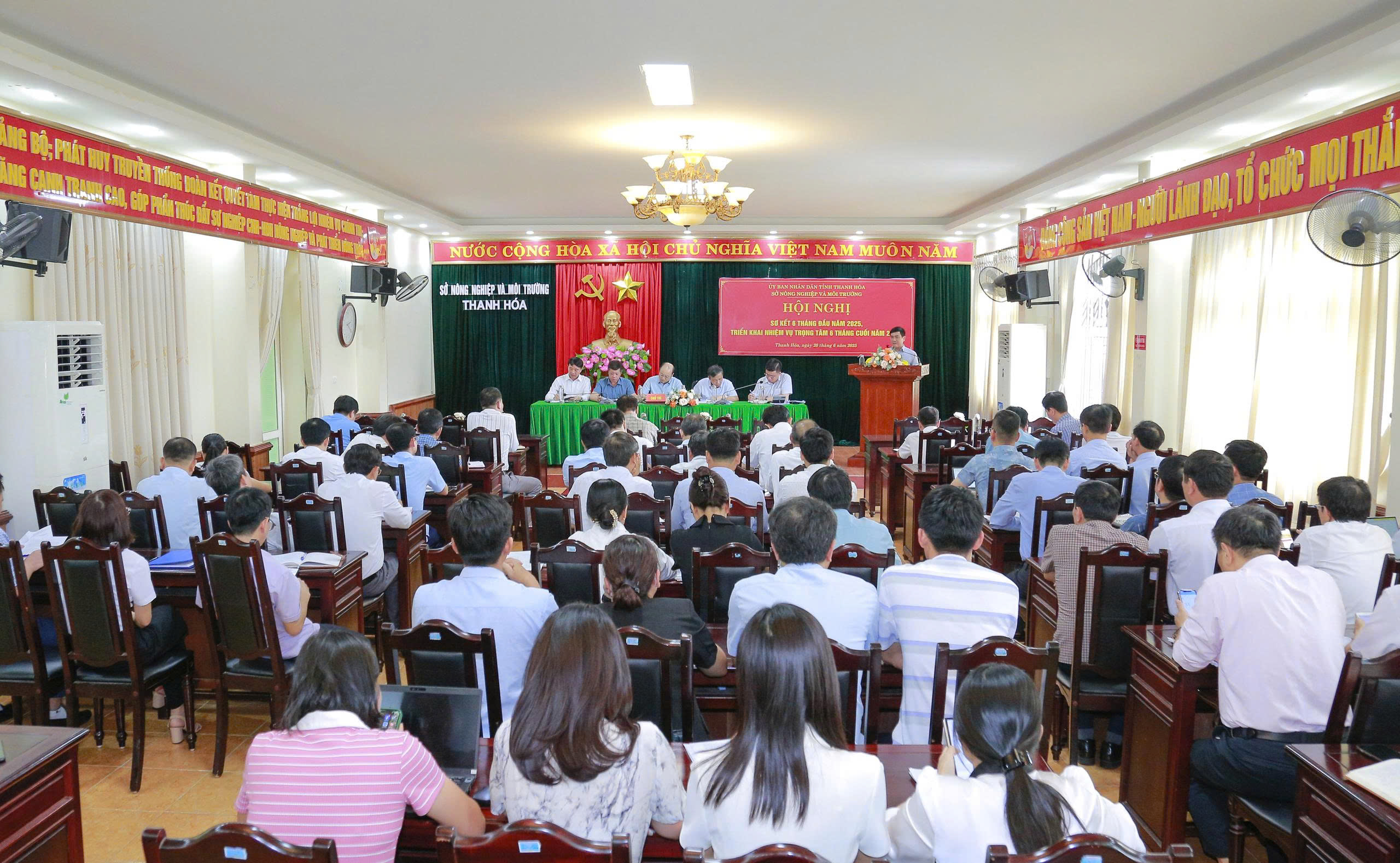 Toàn cảnh Hội nghị